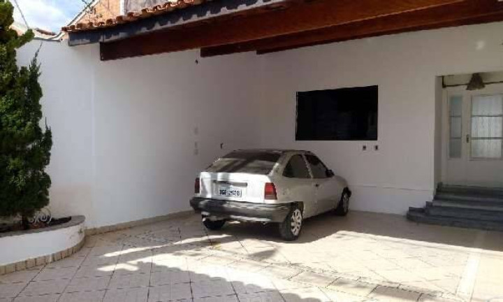 Casa com 3 Quartos à Venda, 180 m² em Vila Hortência - Sorocaba