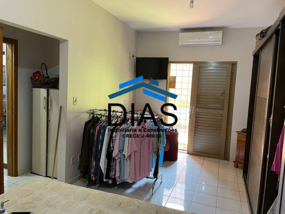 Imagem Casa com 2 Quartos à Venda, 345 m² em Centro - Araraquara Imagem Casa com 2 Quartos à Venda, 345 m² em Centro - Araraquara