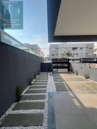 Imagem Casa com 3 Quartos à Venda, 150 m² em Florianópolis Imagem Casa com 3 Quartos à Venda, 150 m² em Florianópolis