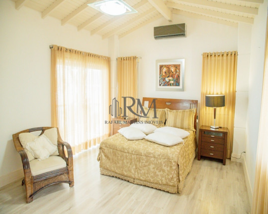 Imagem Casa com 7 Quartos à Venda, 800 m² em Praia De Fora - Palhoça Imagem Casa com 7 Quartos à Venda, 800 m² em Praia De Fora - Palhoça