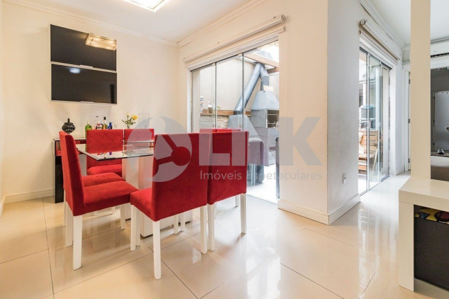 Imagem Apartamento com 3 Quartos à Venda, 118 m² em Petrópolis - Porto Alegre Imagem Apartamento com 3 Quartos à Venda, 118 m² em Petrópolis - Porto Alegre