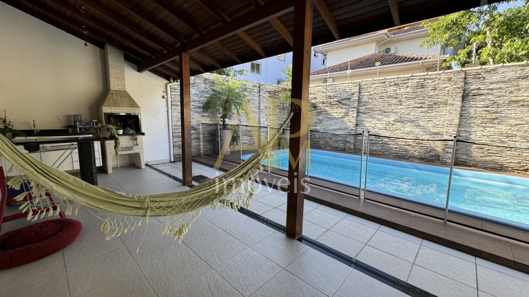Imagem Casa com 4 Quartos à Venda, 300 m² em Centro - Palhoça Imagem Casa com 4 Quartos à Venda, 300 m² em Centro - Palhoça