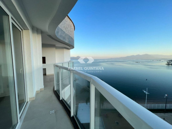 Cobertura com 4 Quartos à Venda, 225 m² em Coqueiros - Florianópolis