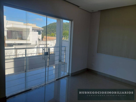 Imagem Casa com 4 Quartos à Venda, 350 m²
