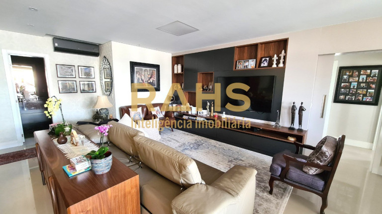 Imagem Apartamento com 3 Quartos à Venda, 184 m² em Santo Antônio - Joinville Imagem Apartamento com 3 Quartos à Venda, 184 m² em Santo Antônio - Joinville