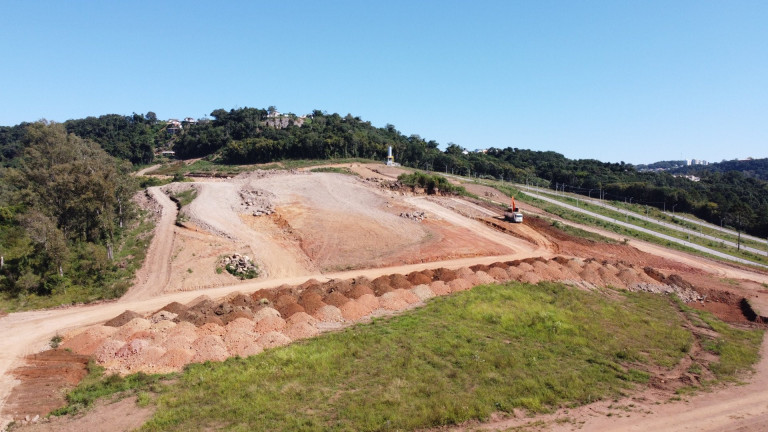 Imagem Terreno à Venda, 242 m² em Sao Joao - Bento Gonçalves Imagem Terreno à Venda, 242 m² em Sao Joao - Bento Gonçalves