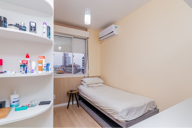 Imagem Imóvel com 3 Quartos à Venda,  em Jardim Itu - Porto Alegre