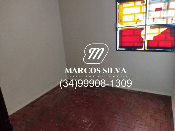 Imagem Casa com 3 Quartos à Venda, 250 m² em Nossa Senhora Aparecida - Uberlândia