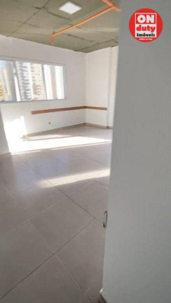 Sala Comercial à Venda ou Locação, 35 m² em Ponta Da Praia - Santos