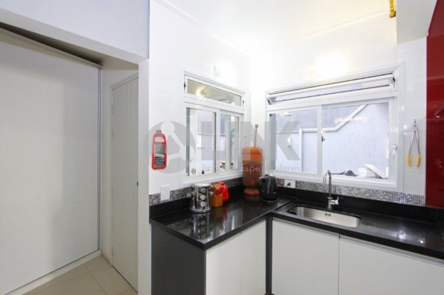 Imagem Imóvel com 3 Quartos à Venda, 193 m² em Jardim Itu - Porto Alegre Imagem Imóvel com 3 Quartos à Venda, 193 m² em Jardim Itu - Porto Alegre