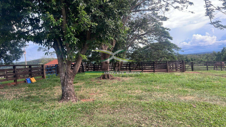 Imagem Fazenda à Venda, 484 m² em Campina Verde Imagem Fazenda à Venda, 484 m² em Campina Verde