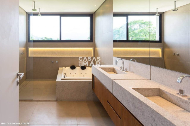Imagem Imóvel com 10 Quartos à Venda, 1.339 m² em Bracuí (cunhambebe) - Angra Dos Reis Imagem Imóvel com 10 Quartos à Venda, 1.339 m² em Bracuí (cunhambebe) - Angra Dos Reis