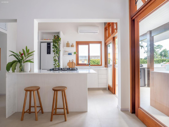 Imagem Sobrado com 7 Quartos à Venda, 3 m² em Guaeca - São Sebastião Imagem Sobrado com 7 Quartos à Venda, 3 m² em Guaeca - São Sebastião