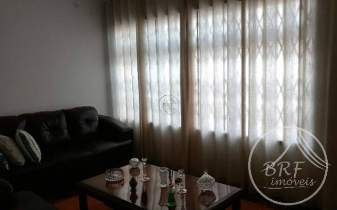 Imagem Casa com 6 Quartos à Venda, 196 m² em Balneário - Florianópolis