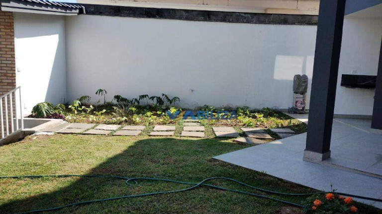 Imagem Casa com 3 Quartos à Venda, 330 m² em Jardim Fazenda Rincao - Aruja V - Arujá Imagem Casa com 3 Quartos à Venda, 330 m² em Jardim Fazenda Rincao - Aruja V - Arujá