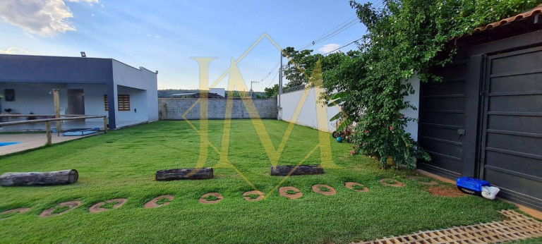 Imagem Chácara com 4 Quartos à Venda, 1.500 m² em Caratinga