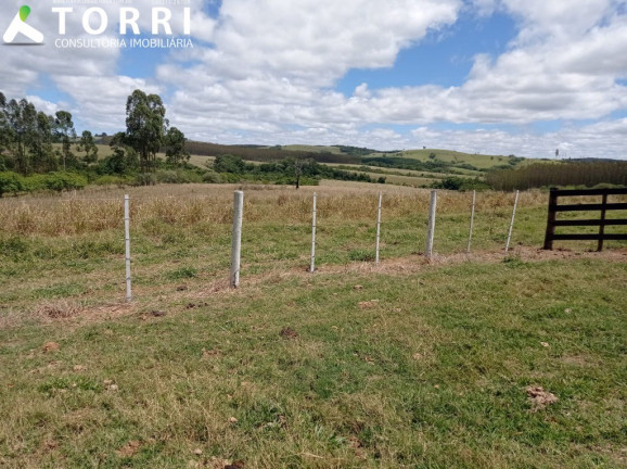 Imagem Imóvel com 1 Quarto à Venda, 1.137.400 m² em Centro - Paranapanema