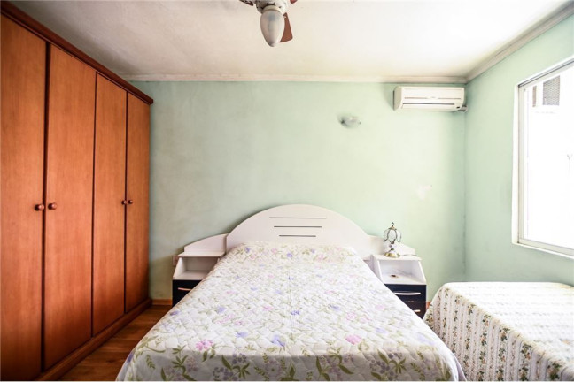 Imagem Casa com 2 Quartos à Venda, em Passo Da Areia - Porto Alegre Imagem Casa com 2 Quartos à Venda, em Passo Da Areia - Porto Alegre