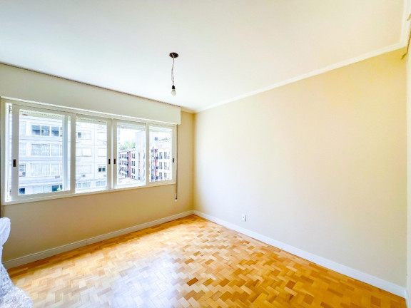 Imagem Apartamento com 4 Quartos à Venda, 226 m² em Moinhos De Vento - Porto Alegre