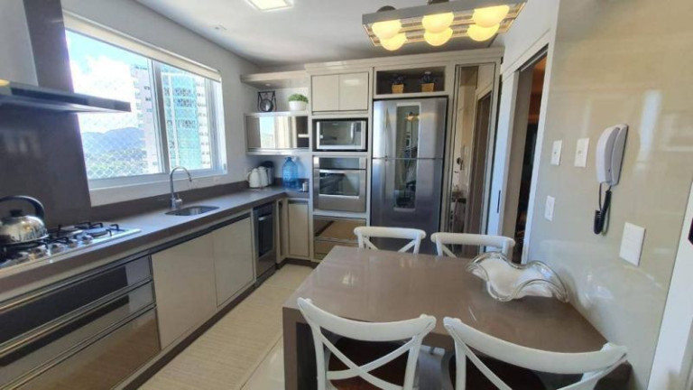 Imagem Apartamento com 4 Quartos à Venda, 326 m²