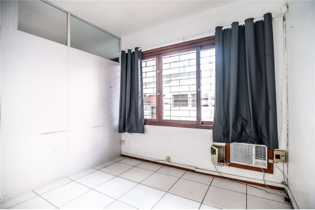 Imagem Casa com 6 Quartos à Venda, em Passo Da Areia - Porto Alegre Imagem Casa com 6 Quartos à Venda, em Passo Da Areia - Porto Alegre
