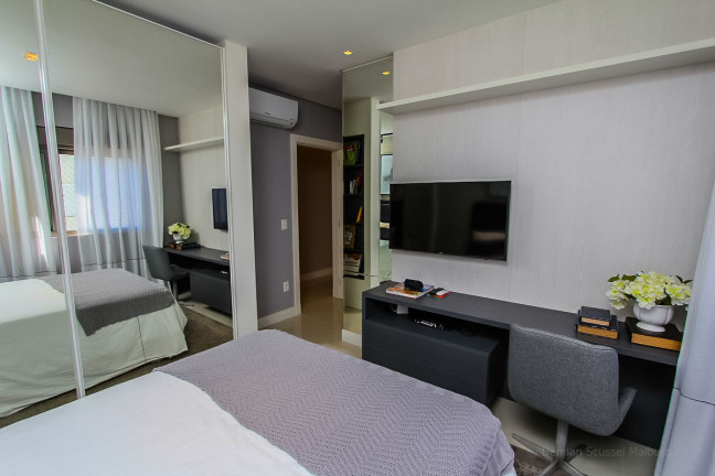 Imagem Apartamento com 4 Quartos à Venda, 183 m² em Centro - Balneário Camboriú Imagem Apartamento com 4 Quartos à Venda, 183 m² em Centro - Balneário Camboriú