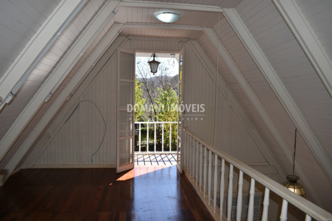 Imagem Casa com 2 Quartos à Venda, 178 m² em Região Do Jaguaribe - Campos Do Jordão Imagem Casa com 2 Quartos à Venda, 178 m² em Região Do Jaguaribe - Campos Do Jordão
