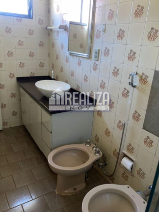 Imagem Casa com 3 Quartos à Venda, 300 m² em São Benedito - Uberaba Imagem Casa com 3 Quartos à Venda, 300 m² em São Benedito - Uberaba