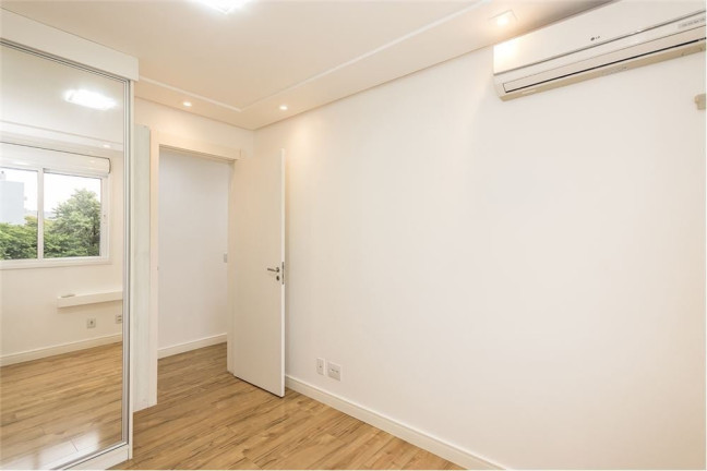 Imagem Apartamento com 3 Quartos à Venda, 83 m² em Vila Ipiranga - Porto Alegre