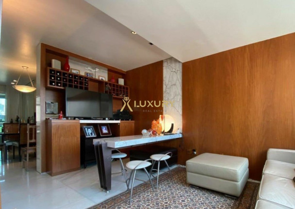 Imagem Imóvel com 4 Quartos à Venda, 230 m² em Lourdes - Belo Horizonte