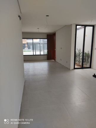 Imagem Imóvel com 3 Quartos à Venda, 184 m² em Saguaçu - Joinville