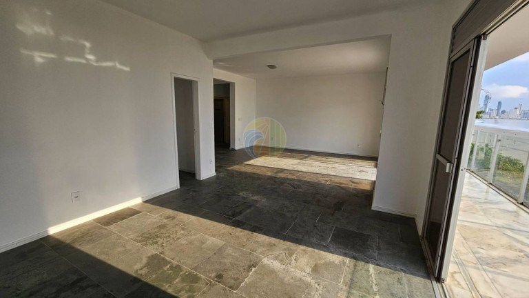 Imagem Apartamento com 2 Quartos para Alugar, 200 m² em Centro - Balneário Camboriú