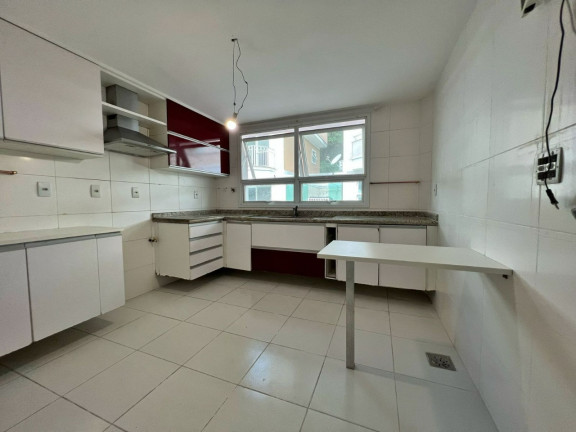 Imagem Casa de Condomínio com 4 Quartos à Venda, 160 m² em São Francisco - Niterói Imagem Casa de Condomínio com 4 Quartos à Venda, 160 m² em São Francisco - Niterói