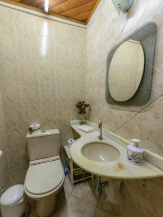 Imagem Casa com 5 Quartos à Venda, 290 m² em Jardim Itu - Porto Alegre Imagem Casa com 5 Quartos à Venda, 290 m² em Jardim Itu - Porto Alegre