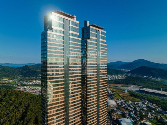 Apartamento com 4 Quartos à Venda, 261 m² em Barra Sul - Balneário Camboriú