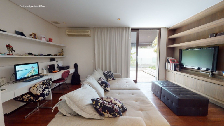 Imagem Casa com 4 Quartos à Venda, 1.100 m² em Pinheiros - São Paulo Imagem Casa com 4 Quartos à Venda, 1.100 m² em Pinheiros - São Paulo
