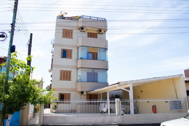 Foto do imóvel Imóvel com 3 Quartos à Venda, 100 m² em Centro - Torres Foto do imóvel Imóvel com 3 Quartos à Venda, 100 m² em Centro - Torres