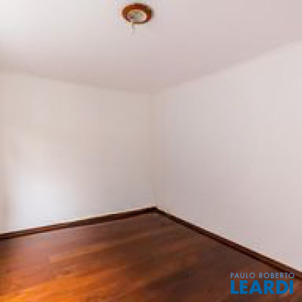 Imagem Sobrado com 3 Quartos à Venda, 125 m² em Jardim Rina - Santo André Imagem Sobrado com 3 Quartos à Venda, 125 m² em Jardim Rina - Santo André