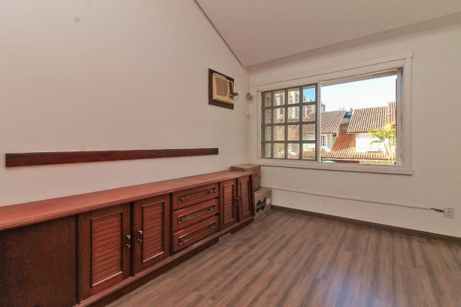 Imagem Casa com 2 Quartos à Venda, 79 m² em Tristeza - Porto Alegre
