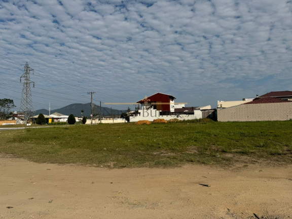 Terreno à Venda, 819 m² em Forquilhas - São José