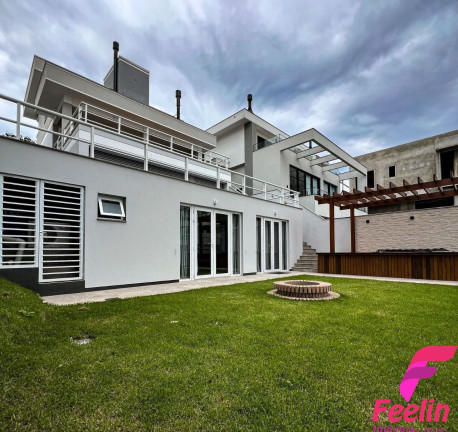 Imagem Casa com 3 Quartos à Venda, 262 m² em João Paulo - Florianópolis