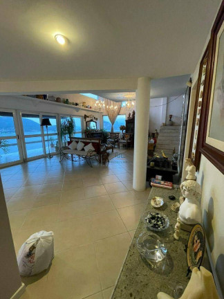 Imagem Casa com 4 Quartos à Venda, 300 m² em São Francisco - Niterói Imagem Casa com 4 Quartos à Venda, 300 m² em São Francisco - Niterói