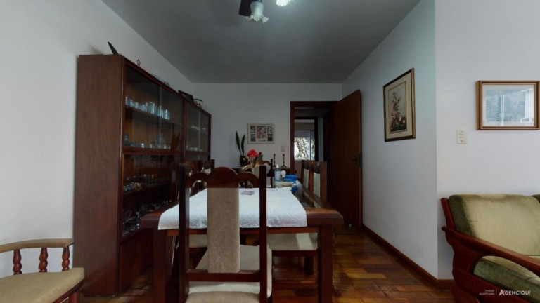 Imagem Imóvel com 3 Quartos à Venda, 104 m² em Petrópolis - Porto Alegre Imagem Imóvel com 3 Quartos à Venda, 104 m² em Petrópolis - Porto Alegre