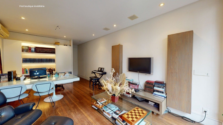 Imagem Casa com 4 Quartos à Venda, 1.100 m² em Pinheiros - São Paulo Imagem Casa com 4 Quartos à Venda, 1.100 m² em Pinheiros - São Paulo