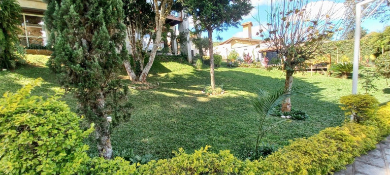 Imagem Casa com 4 Quartos à Venda, 550 m² em Golfe - Teresópolis Imagem Casa com 4 Quartos à Venda, 550 m² em Golfe - Teresópolis