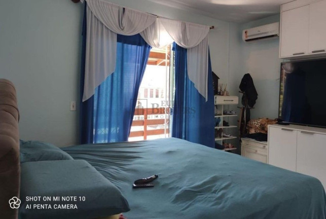 Imagem Casa com 5 Quartos à Venda, 295 m² em Nova Esperança - Balneário Camboriú