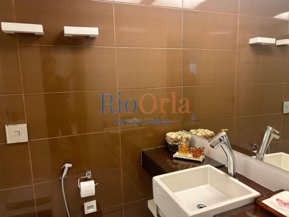 Imagem Apartamento com 3 Quartos à Venda, 220 m² em Barra Da Tijuca - Rio De Janeiro