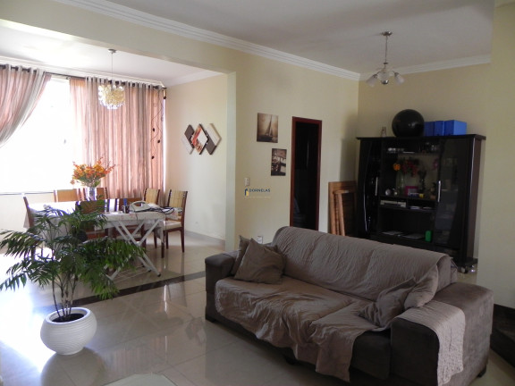 Imagem Casa com 3 Quartos à Venda, 264 m² em Guará I - Brasília Imagem Casa com 3 Quartos à Venda, 264 m² em Guará I - Brasília