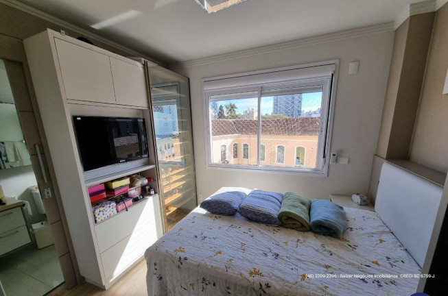 Imagem Apartamento com 3 Quartos à Venda, 192 m² em Centro - Florianópolis Imagem Apartamento com 3 Quartos à Venda, 192 m² em Centro - Florianópolis