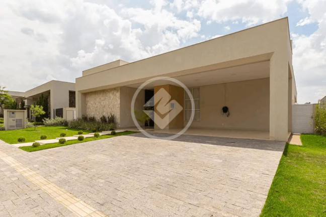 Imagem Casa com 4 Quartos à Venda, 348 m² em Residencial Alphaville Flamboyant - Goiânia Imagem Casa com 4 Quartos à Venda, 348 m² em Residencial Alphaville Flamboyant - Goiânia